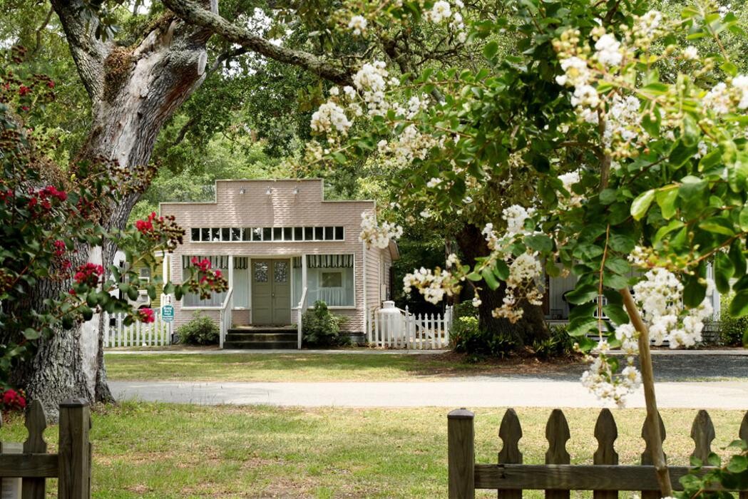 Images iTrip Oak Island-Southport