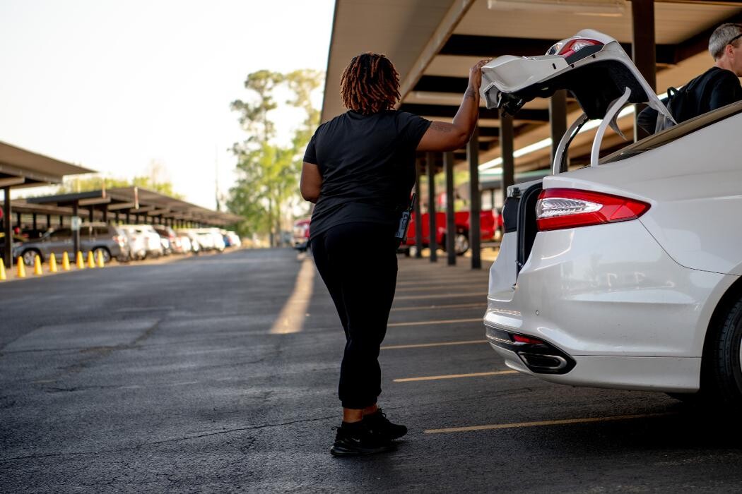 Images Fine Airport Parking - IAH