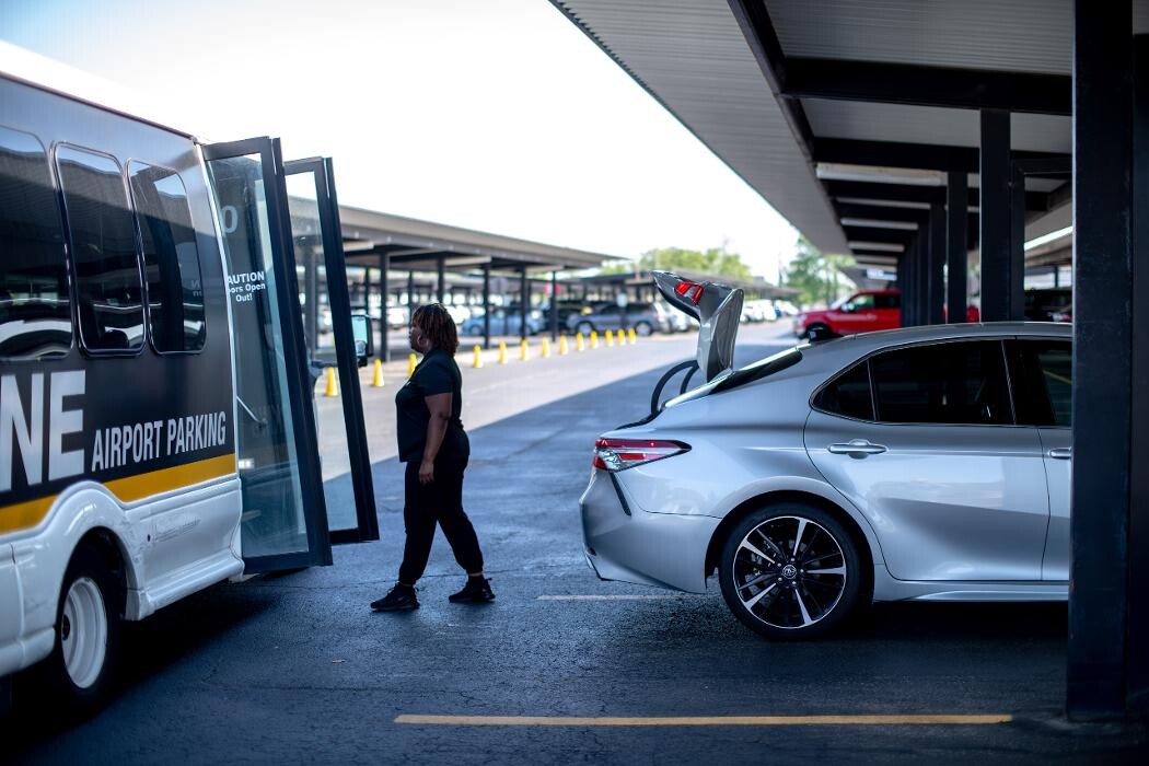 Images Fine Airport Parking - IAH