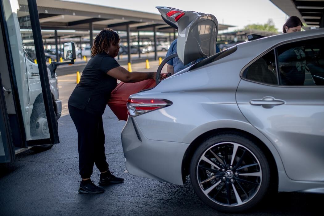 Images Fine Airport Parking - IAH
