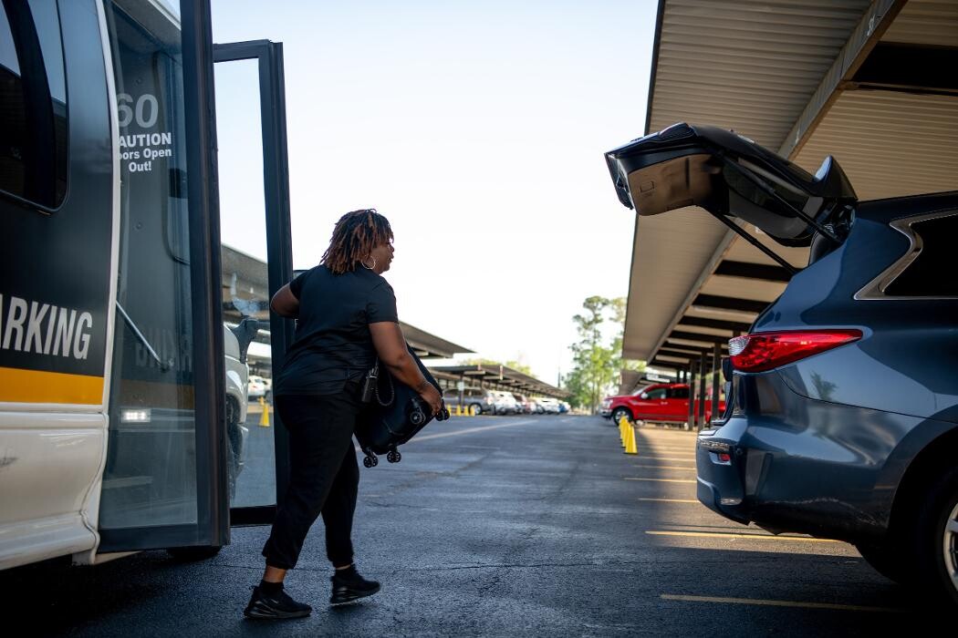 Images Fine Airport Parking - IAH