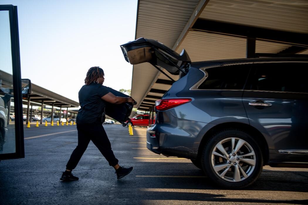 Images Fine Airport Parking - IAH
