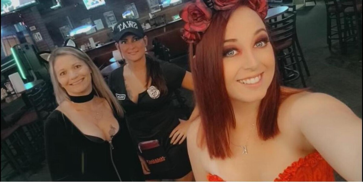 Images Hotshots Sports Bar & Grill