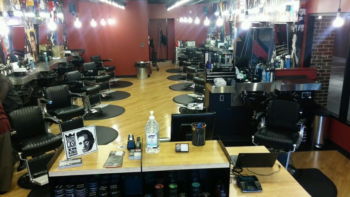 Images Floyd's 99 Barbershop