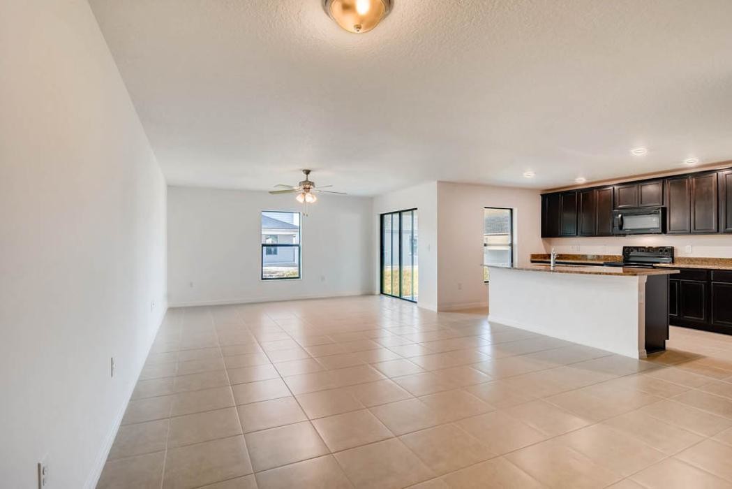Images LGI Homes - Mirror Lakes
