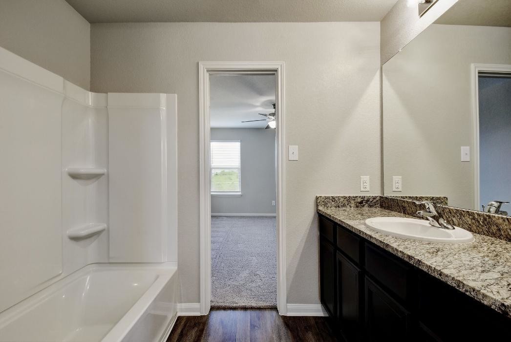 Images LGI Homes - Luckey Ranch