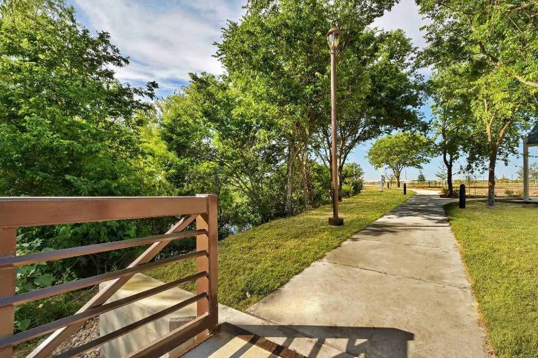 Images LGI Homes - Luckey Ranch