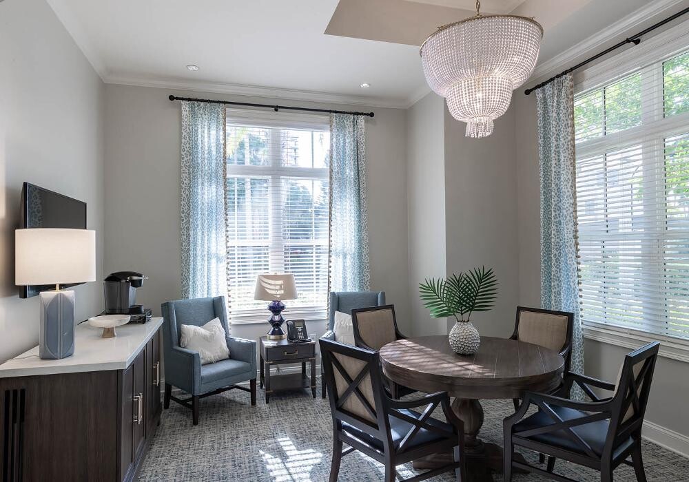 Images The Estate at Hyde Park