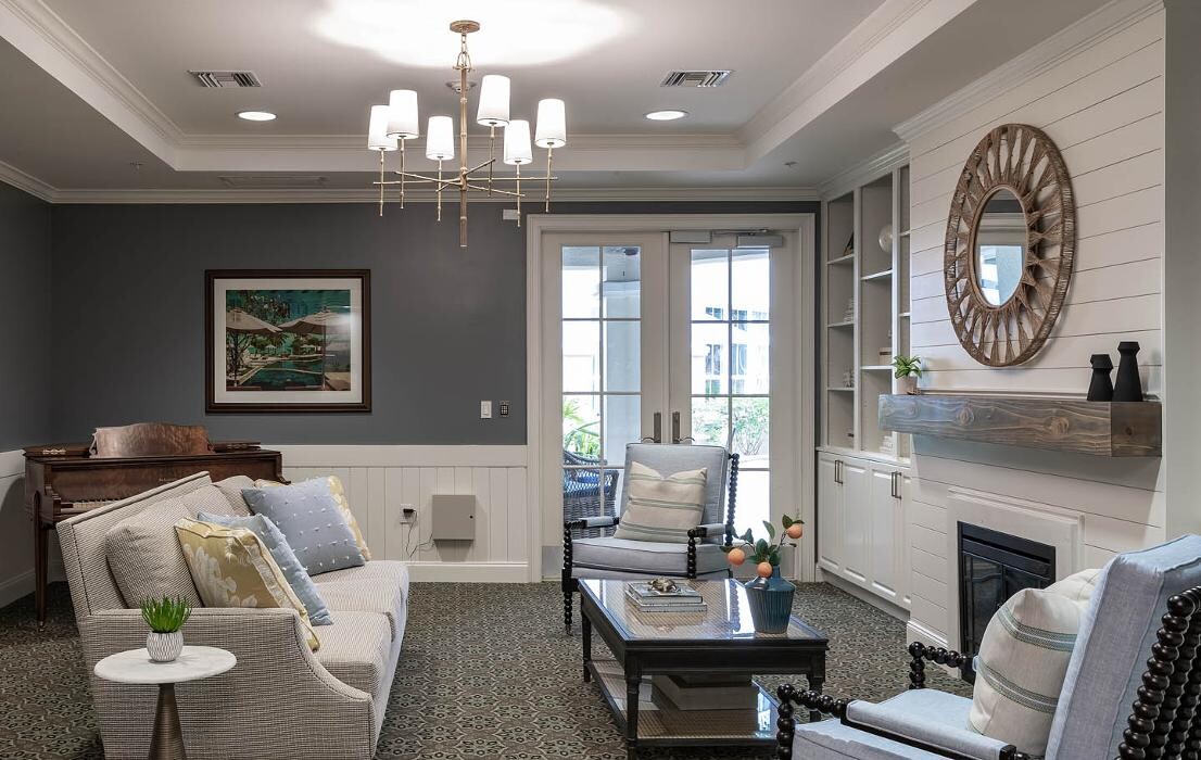 Images The Estate at Hyde Park