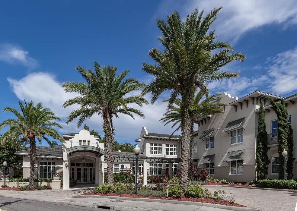 Images The Estate at Hyde Park