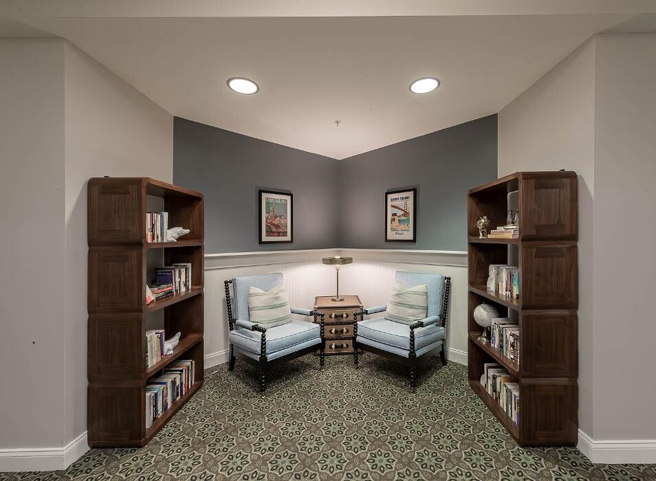 Images The Estate at Hyde Park