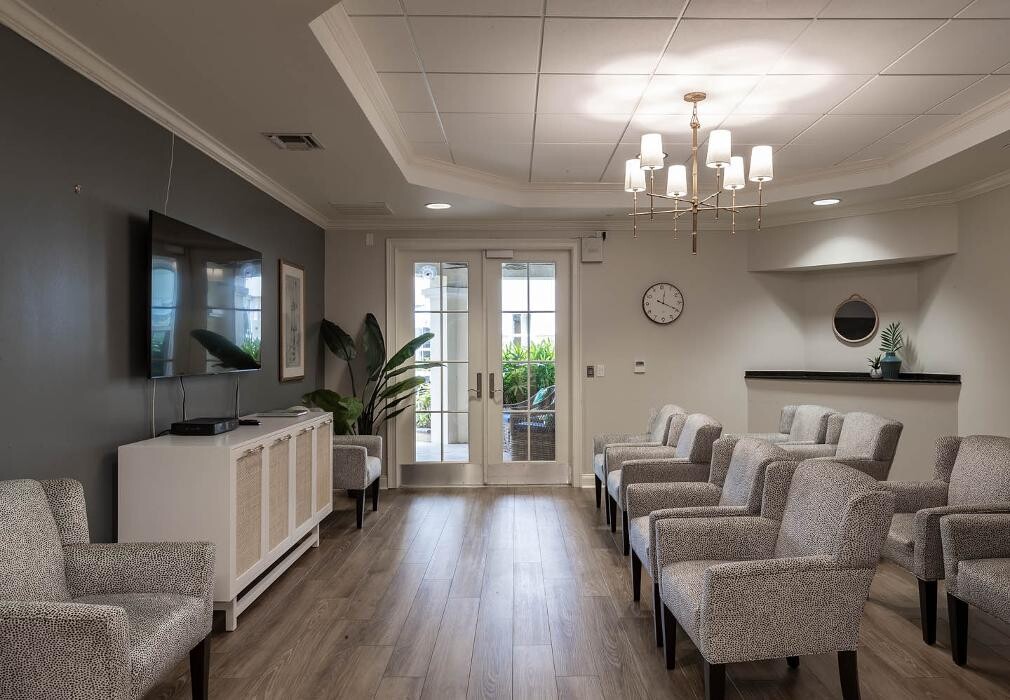 Images The Estate at Hyde Park