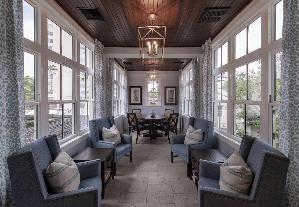 Images The Estate at Hyde Park