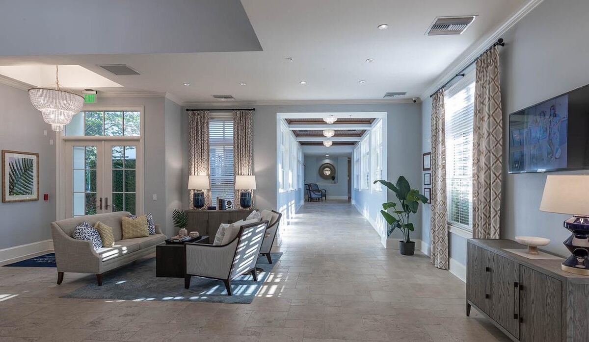 Images The Estate at Hyde Park