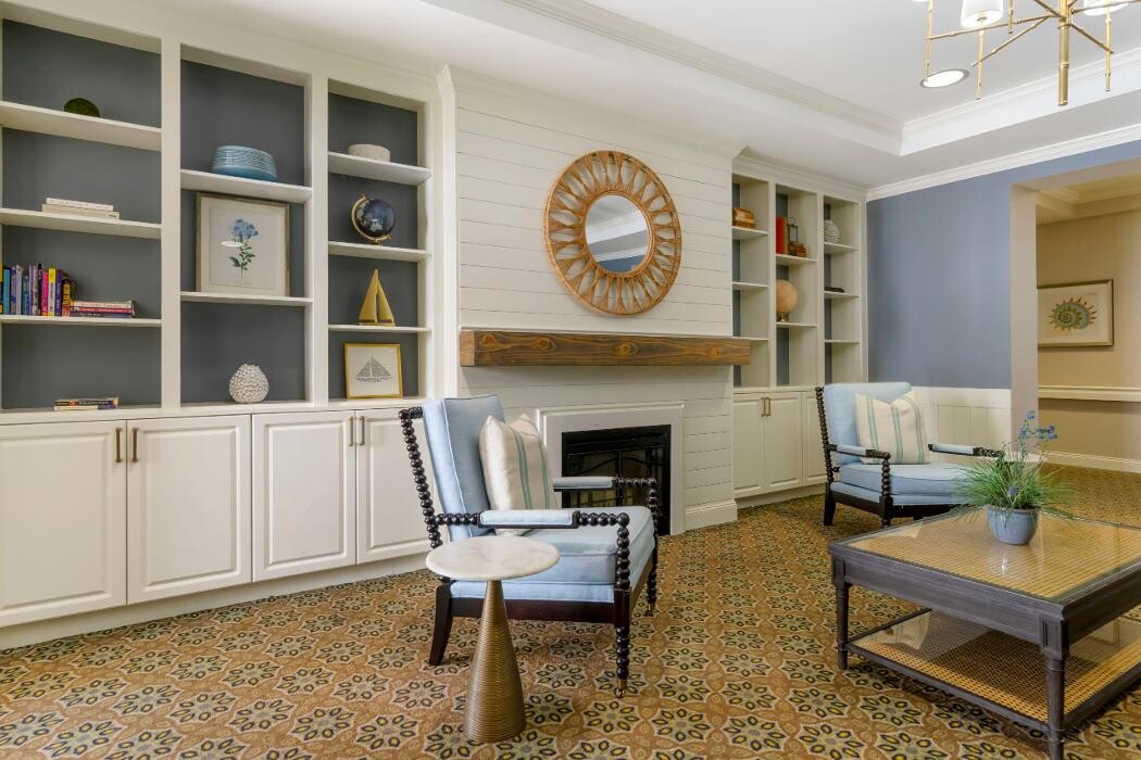 Images The Estate at Hyde Park