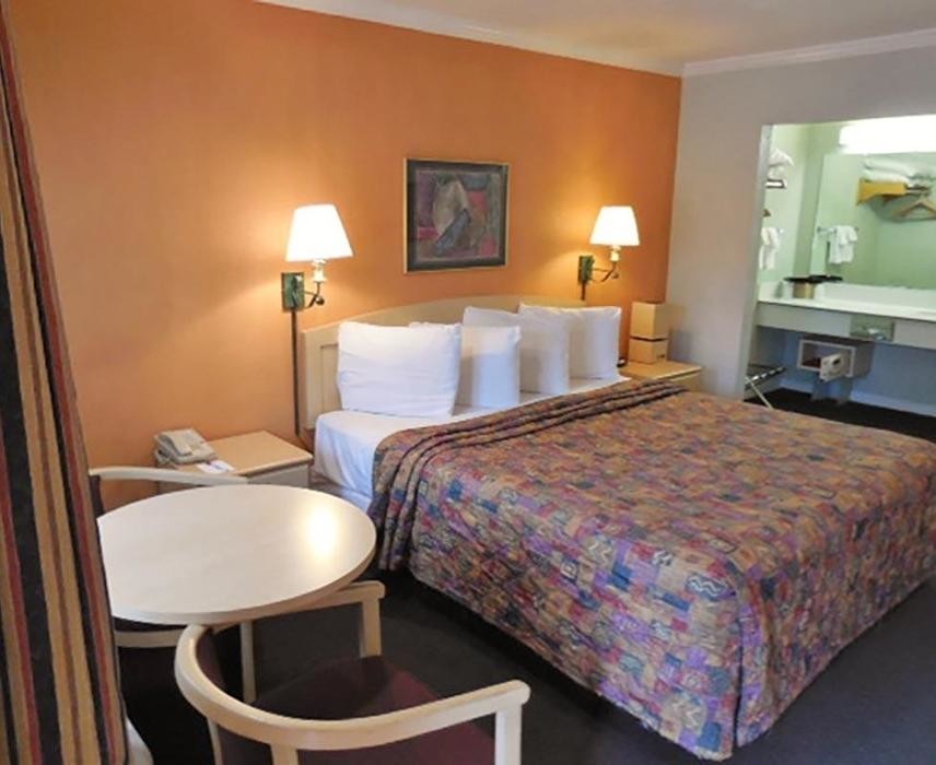 Images Inn at Golden Gate