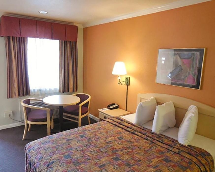 Images Inn at Golden Gate