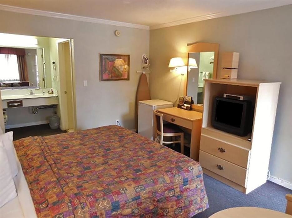 Images Inn at Golden Gate