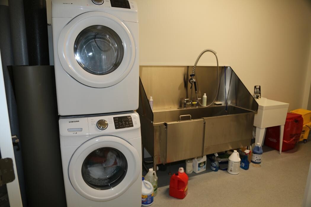 Images Noble West Animal Hospital