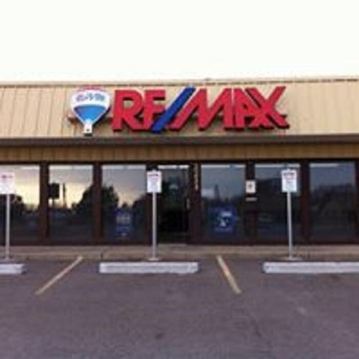 Images RE/MAX Hometown