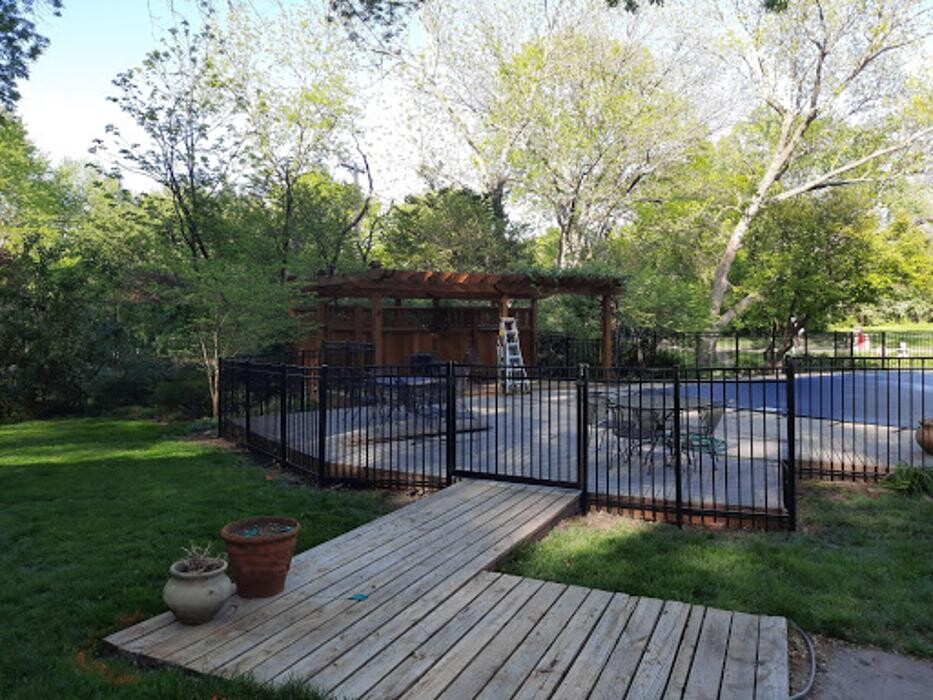 Images Guier Fence Co