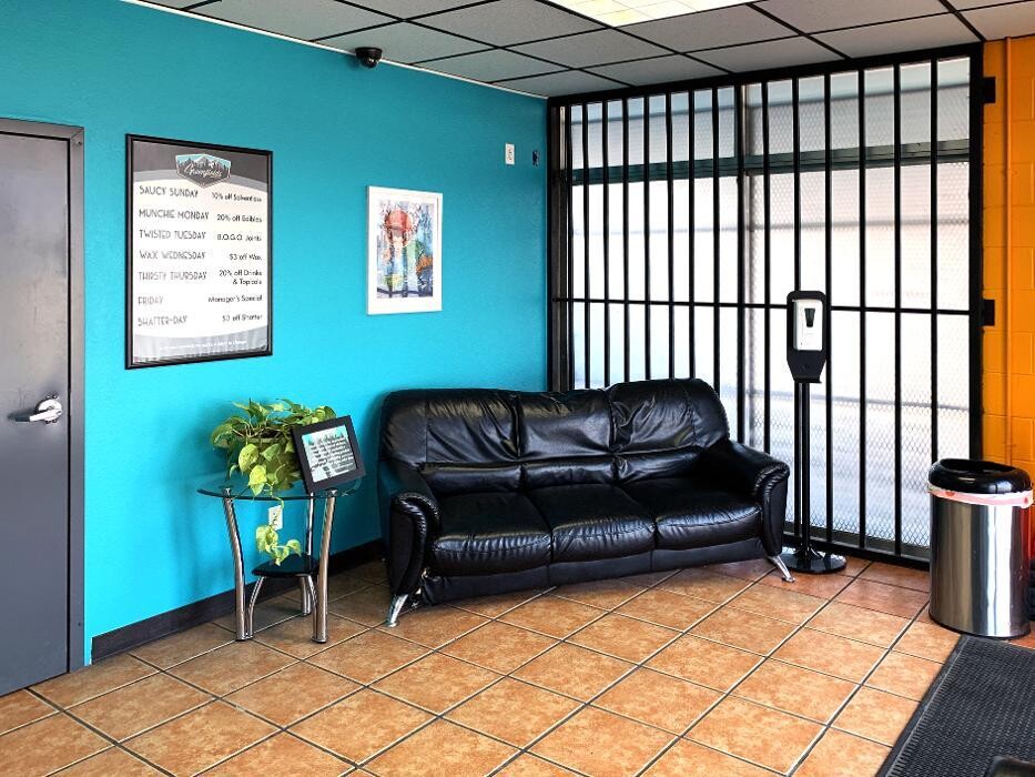 Images Greenfields Cannabis Dispensary