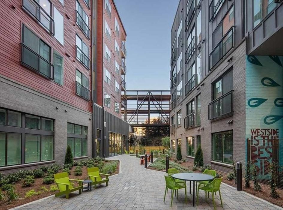Images AMLI Westside