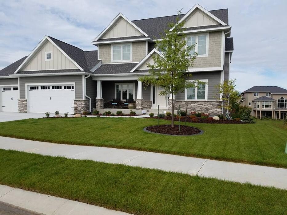 Images Distinctive Lawn & Landscape