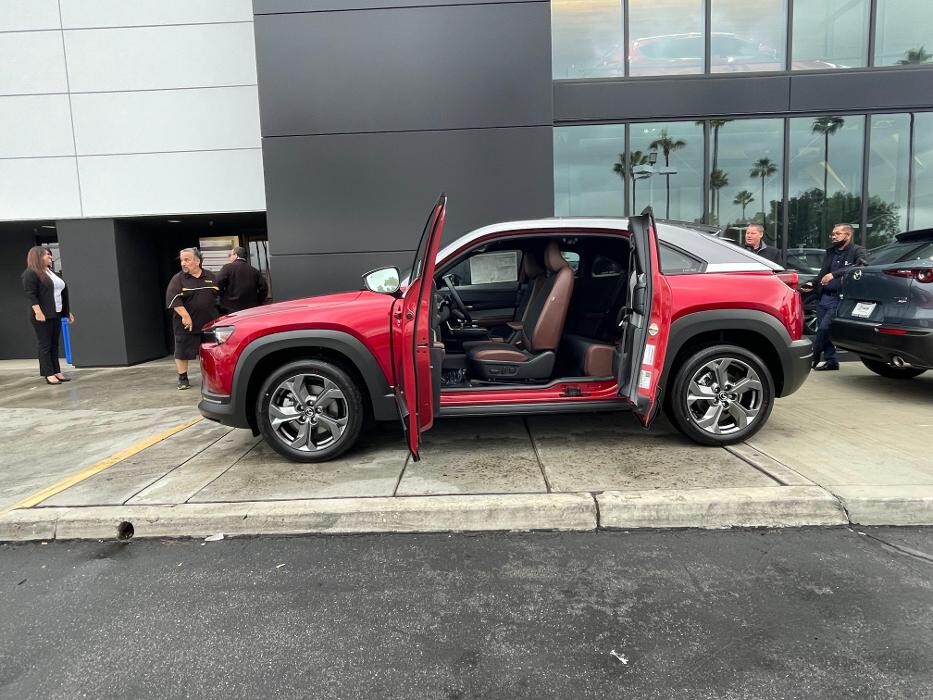 Images Tustin Mazda