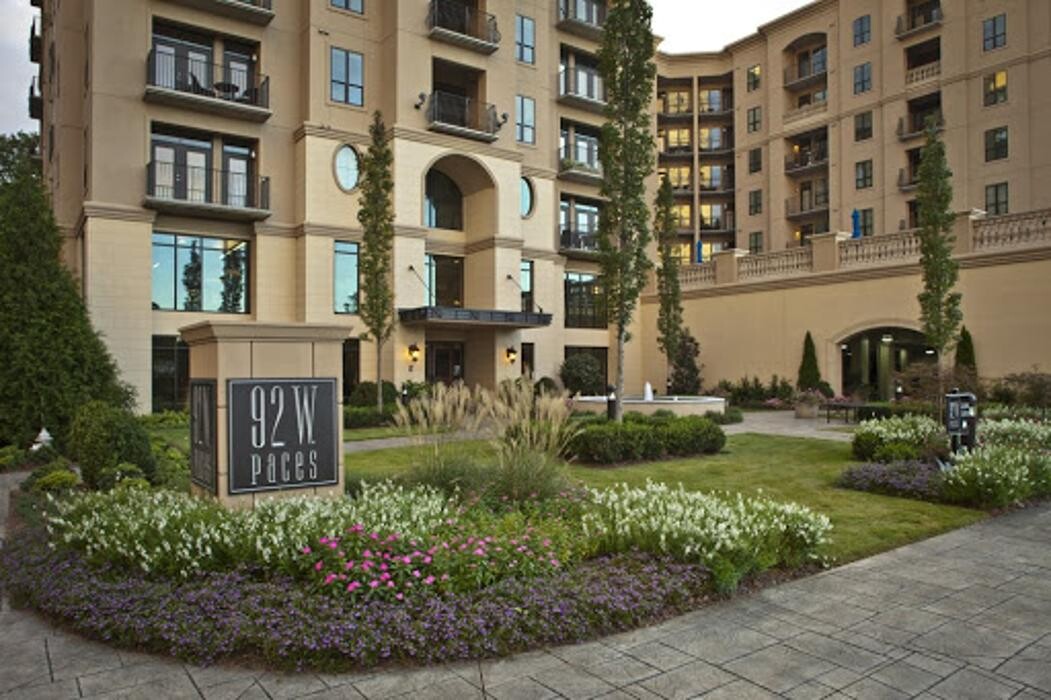 Images 92 West Paces