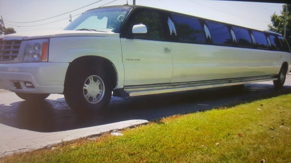 Rodeo Limo Service LLC Logo