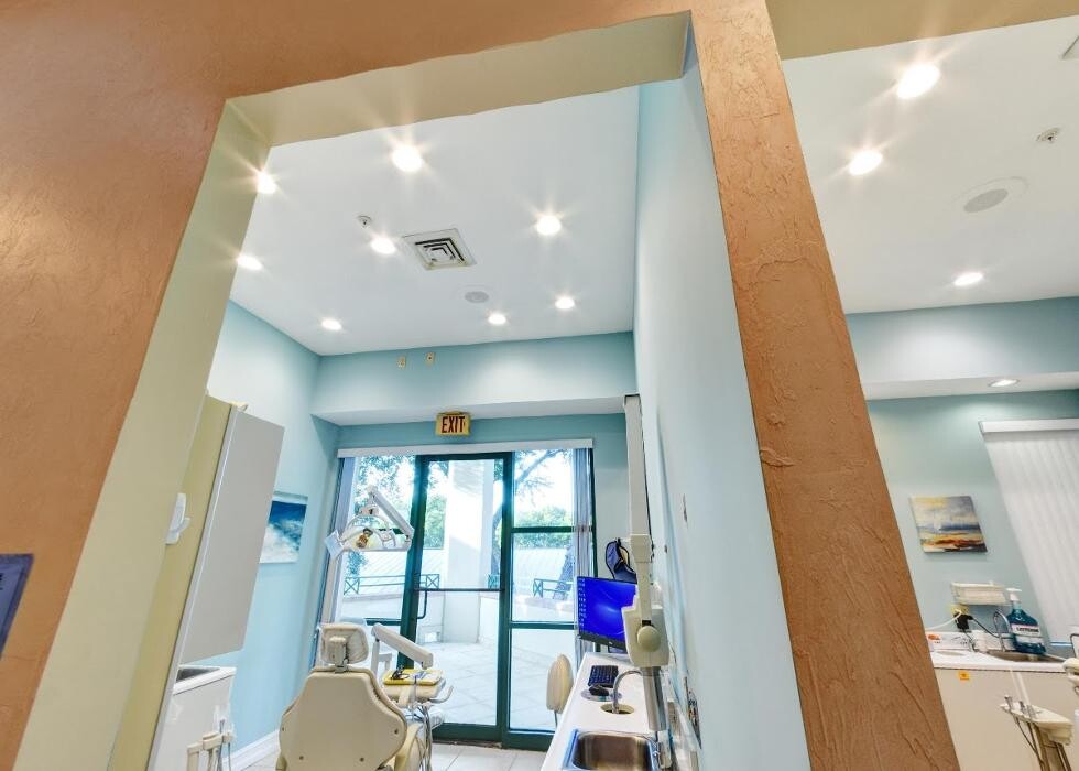 Images Optimal Dental Fitness of Naples - George Mantikas, D.M.D