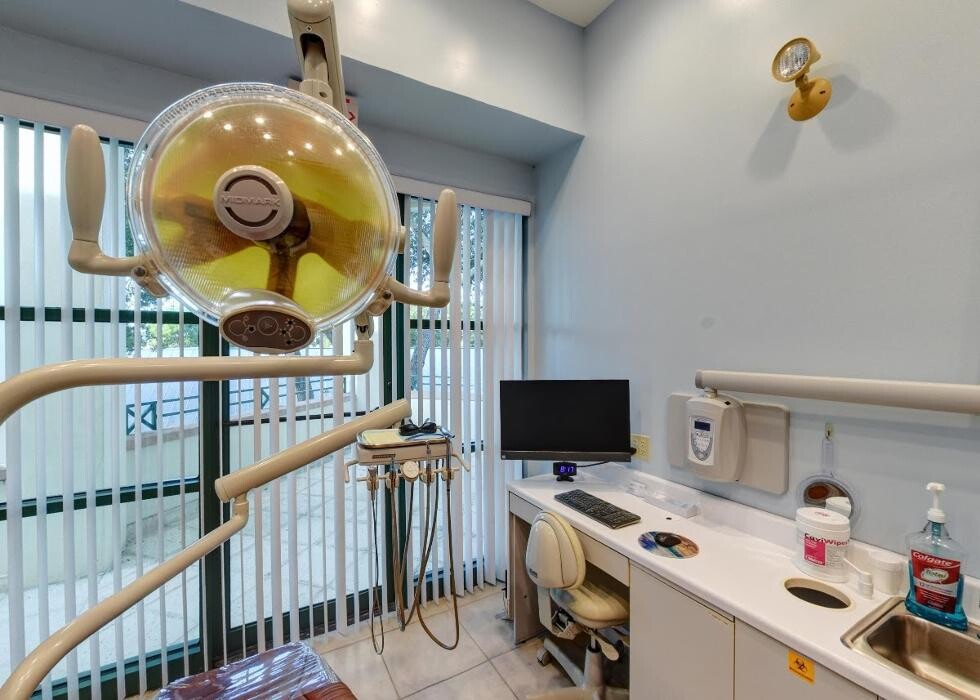 Images Optimal Dental Fitness of Naples - George Mantikas, D.M.D