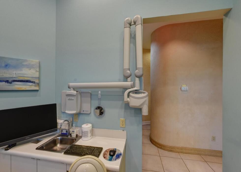 Images Optimal Dental Fitness of Naples - George Mantikas, D.M.D