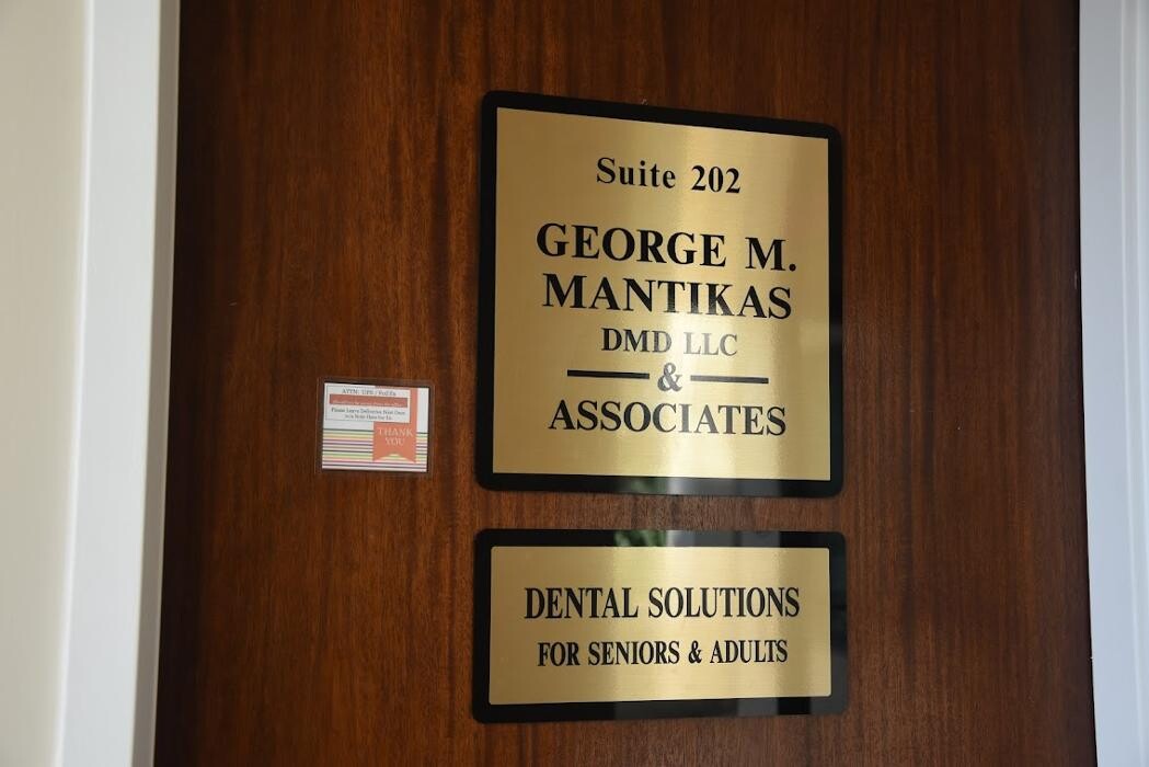 Images Optimal Dental Fitness of Naples - George Mantikas, D.M.D