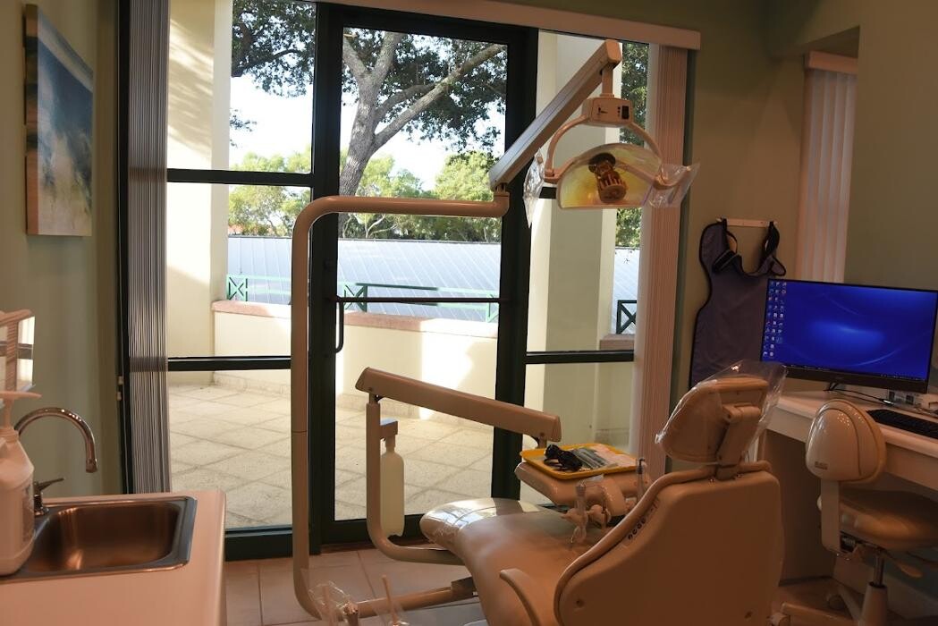 Images Optimal Dental Fitness of Naples - George Mantikas, D.M.D