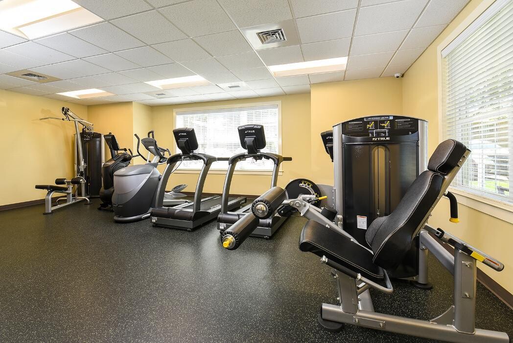 Images Woodland Plaza Apartments