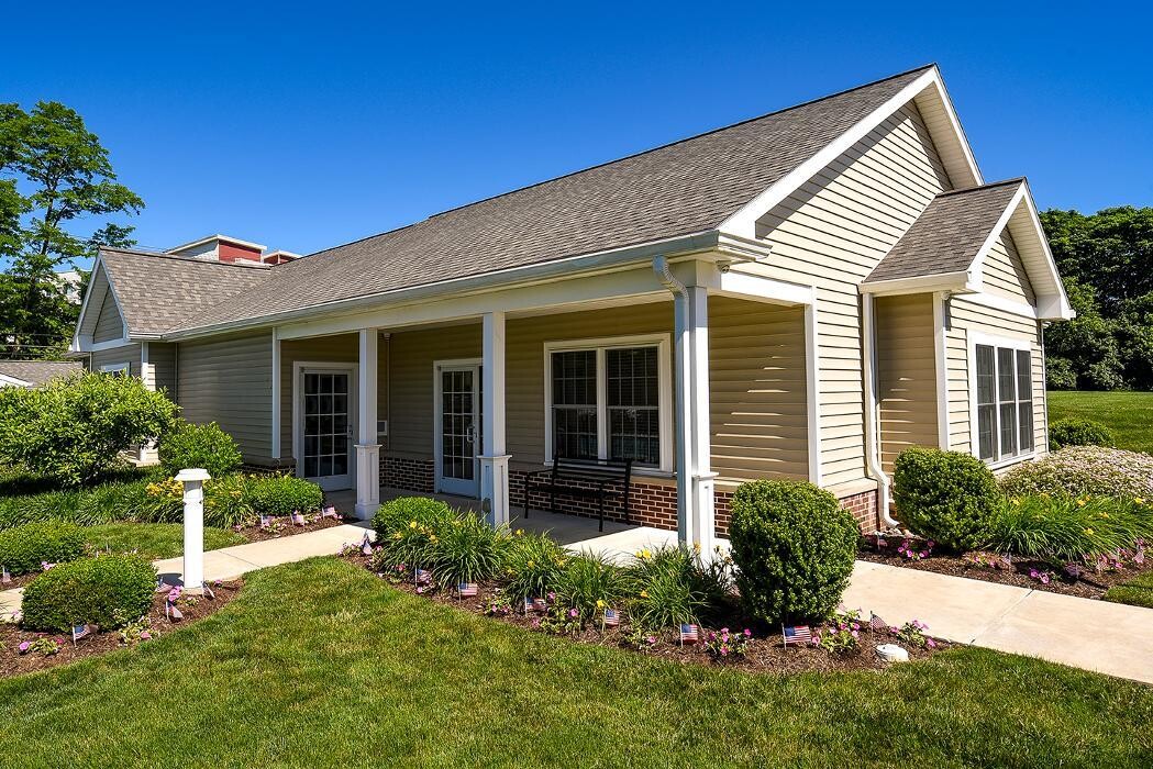 Images Woodland Plaza Apartments