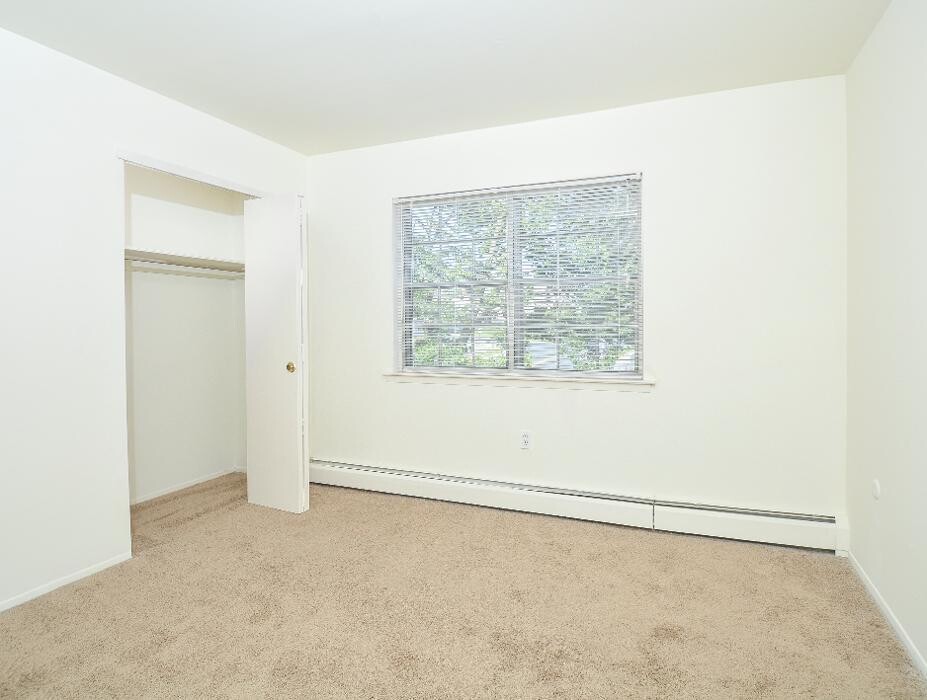 Images Woodland Plaza Apartments