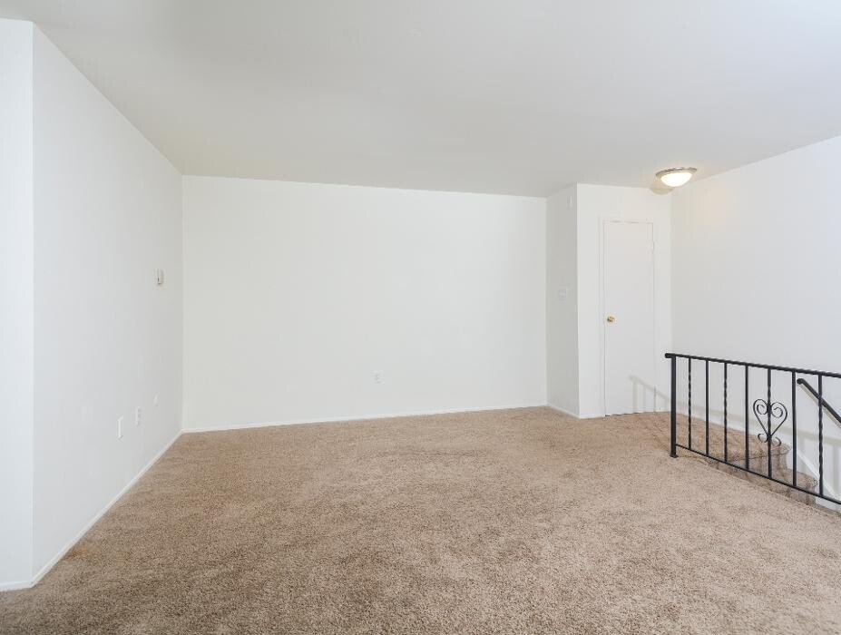 Images Woodland Plaza Apartments