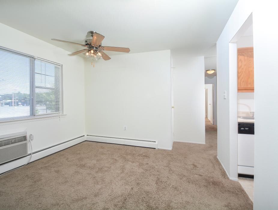 Images Woodland Plaza Apartments