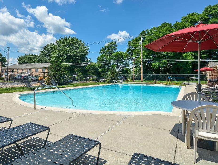 Images Woodland Plaza Apartments