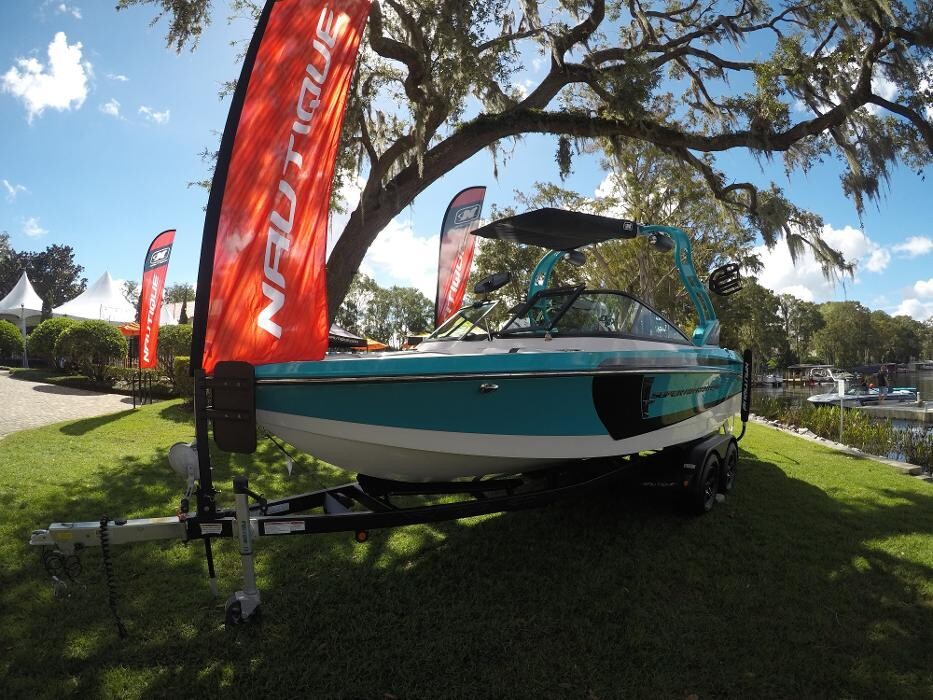 Images Regal and Nautique of Orlando