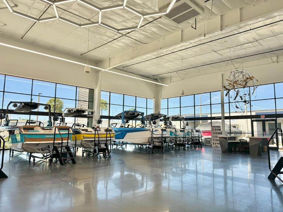 Images Regal and Nautique of Orlando