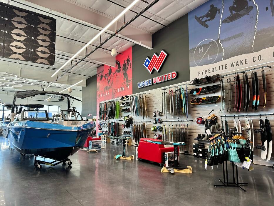 Images Regal and Nautique of Orlando