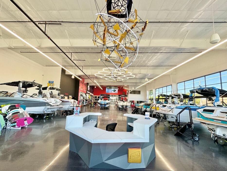 Images Regal and Nautique of Orlando