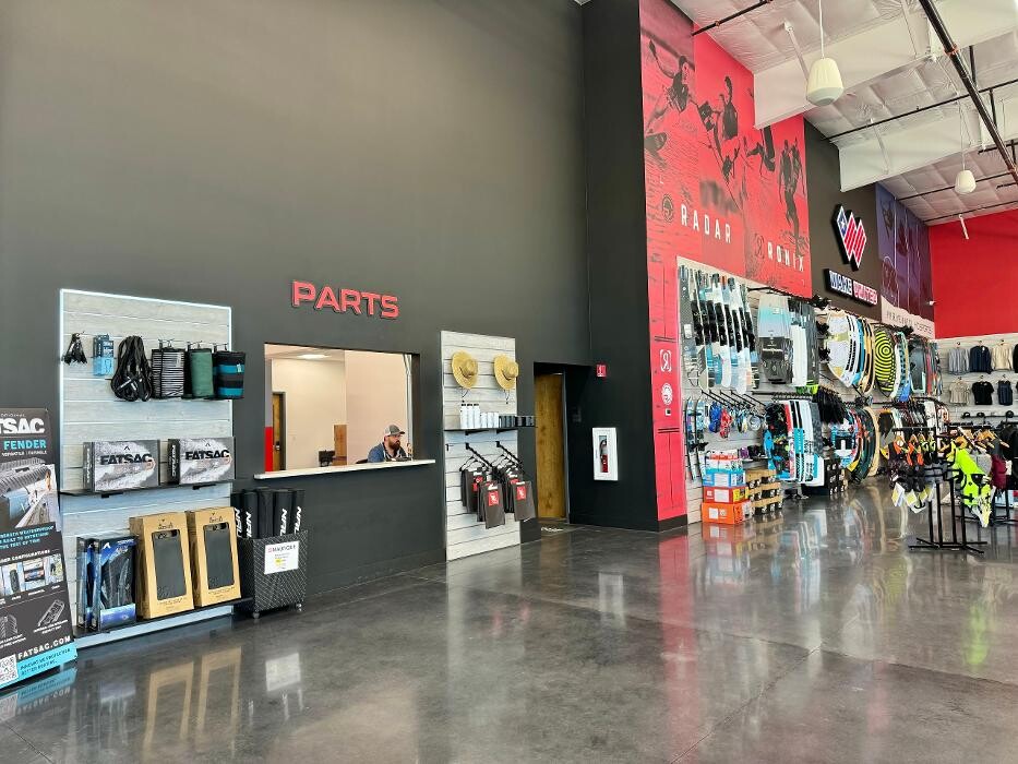 Images Regal and Nautique of Orlando