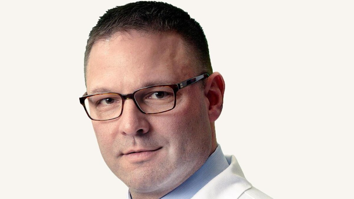 Images Bryan T. Kelly, MD
