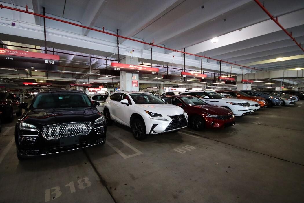 Images Avis Car Rental