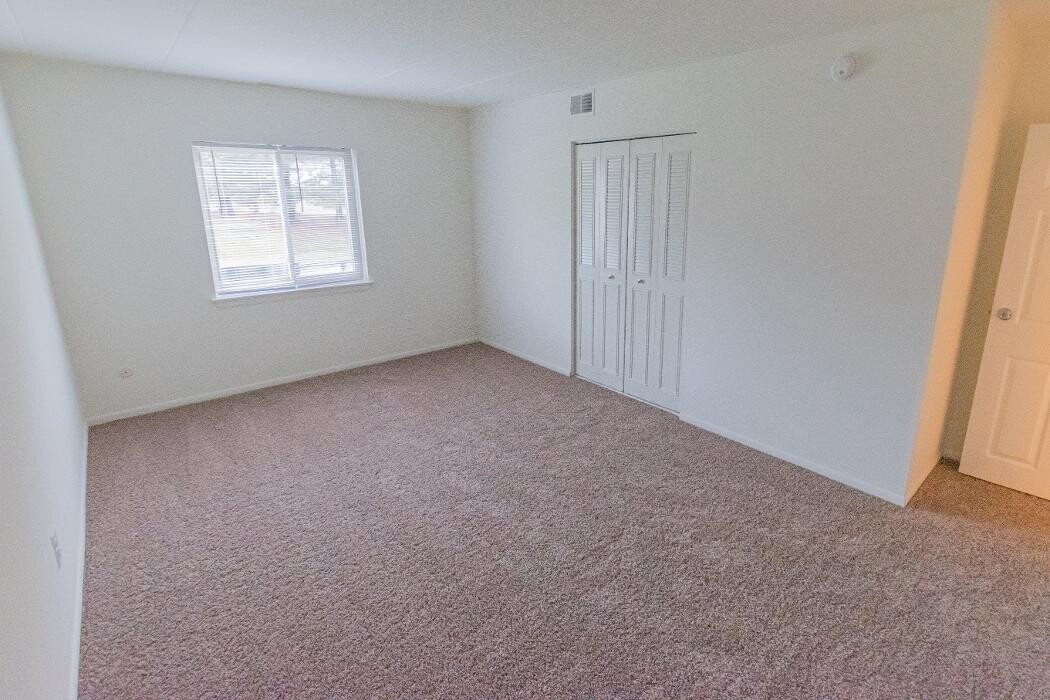 Images Caln East Apartments